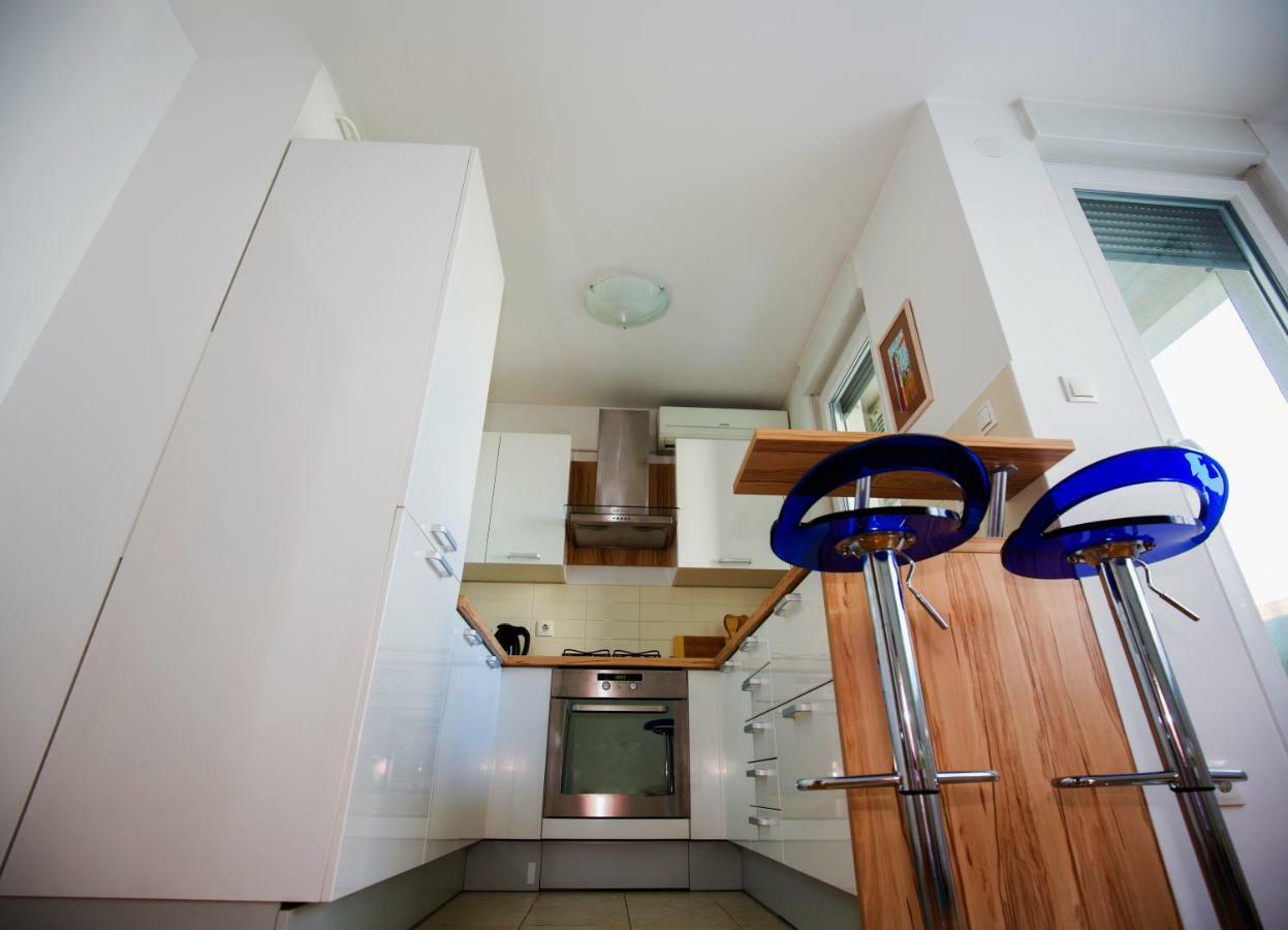 Apartment Luka Загреб Экстерьер фото